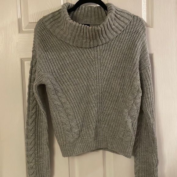 Grey knit turtleneck - Picture 1 of 3